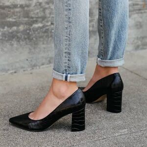 Marc Fisher Claire Black Leather Crocodile Embossed Leather Pumps 9.5 NWOT